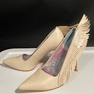 YRU Angel Wing Heels size 10